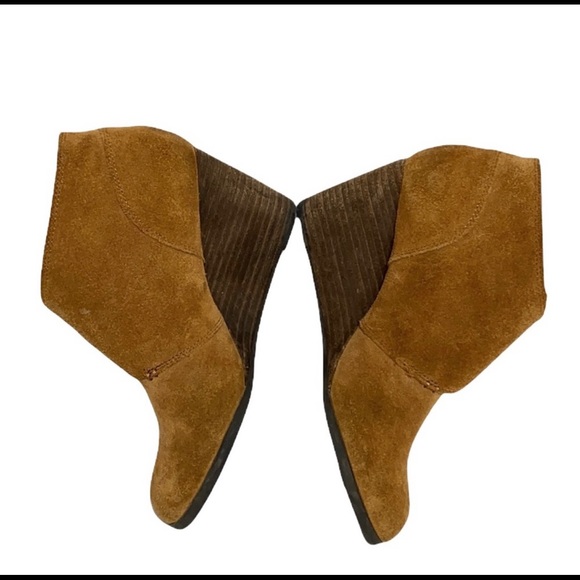 Lucky Brand Camel Tan Suede Buckle Wedge Ankle Booties - Picture 3 of 11